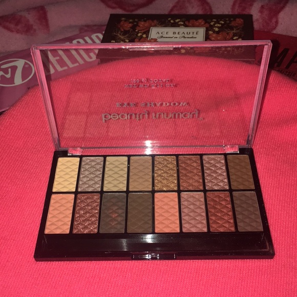 Eye shadow - Picture 2 of 3